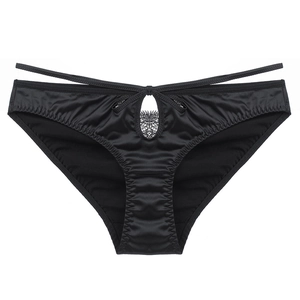 Sexy Damen Unterwäsche aus schwarzer Spitze mit seidigem Satin und Cut-out Details