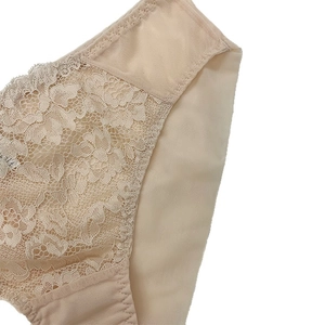 Bragas de encaje beige con malla floral y entrepierna de algodón transpirable para mujer