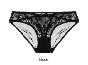 Detailansicht der schwarzen Blumen-Spitze mit Schleife und Wellenrand am Damen-Slip