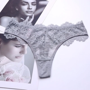 Hellgrauer Spitzen-Tanga mit Blumenstickerei und transparentem Polka-Dot-Netz