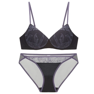 Ensemble de lingerie sexy en dentelle noir et violet avec soutien-gorge et culotte