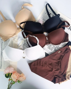Set reggiseno push-up senza cuciture in colori neutri con rose decorative