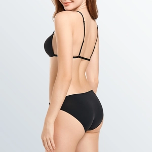 Nahtloses schwarzes Push-up BH und Slip Set mit schmalen Trägern und Rückendesign