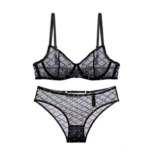Completo intimo sexy in pizzo nero a quadri con reggiseno non imbottito e slip