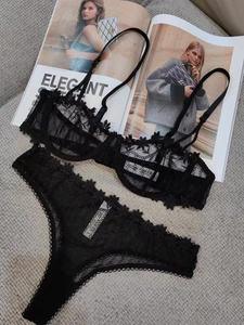 Ensemble de lingerie en dentelle noire avec broderies florales et soutien-gorge