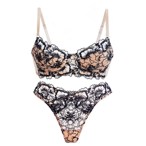 Ensemble soutien-gorge en dentelle française avec broderie florale et armatures de maintien