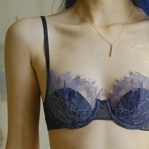 Soutien-gorge en dentelle de cils violet foncé style français avec armature souple