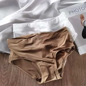 Two-pack of high-waisted seamless panties in white and brown with a silky smooth finish