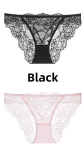 Détail de culottes en dentelle avec broderies florales et bords festonnés en noir et rose