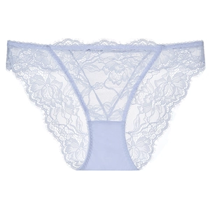Culotte en dentelle florale lilas pour femme avec taille basse et tissu maille délicat