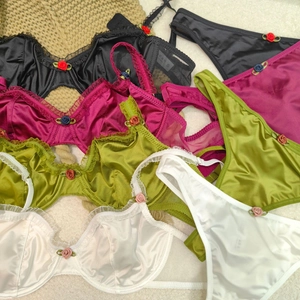 French Style Ultra Thin Lace Lingerie Women Sexy Satin Bra And Panty With 3D Rose Flower Underwire Push Up Lingerie