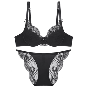 French style black floral lace lingerie set with underwire bra and matching panties