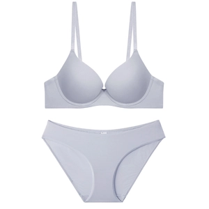Seamless light purple lingerie set with smooth thin cups and matching high-stretch briefs