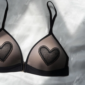 French style sexy black lace front closure triangle cup bra with heart applique detail
