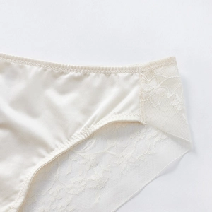 Sous-vêtement sexy en soie crème avec dentelle française brodée pour femmes