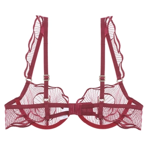 Dettaglio del reggiseno in pizzo rosso scuro con ricamo floreale e spalline regolabili