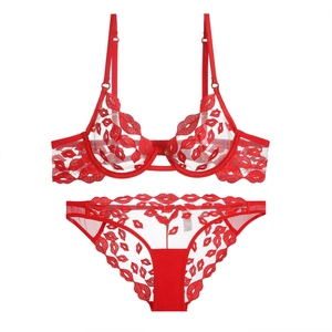 Ensemble de Lingerie Broderie Lèvres Rouges pour Femmes Style Français Soutien-Gorge et Culotte en Maille Ultra-mince Porte-Jarretelles Cadeau Saint-Valentin