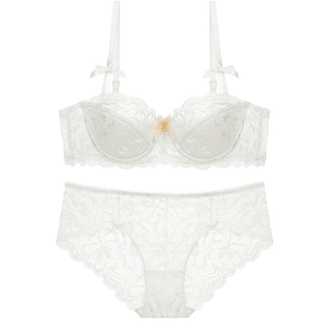 Ensemble de lingerie en dentelle blanche avec broderie florale et nœuds décoratifs