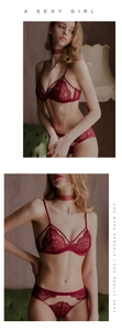 Detailweergave van de bordeauxrode Franse wimperkant bralette set met bijpassend broekje