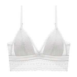Bralette en dentelle blanche de style français avec bonnets triangles et broderies