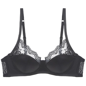 Dettaglio reggiseno francese in pizzo nero con cuciture in raso e supporto con ferretto