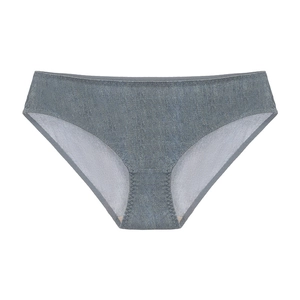 Dettaglio slip in cotone trama denim con cuciture rinforzate e fodera interna morbida