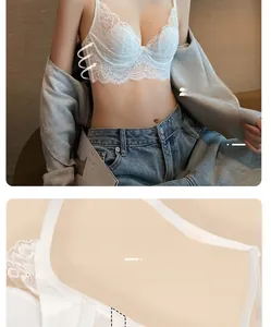 Détail de l'aile latérale de 10 cm sur le soutien-gorge en dentelle blanche avec baleine souple