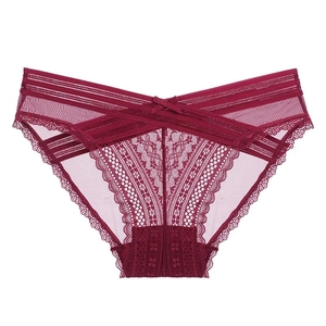 Sexy bordeauxrode kanten slipjes met Frans mesh en gekruiste bandjes voor dames