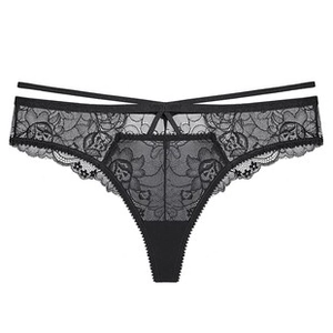Dettaglio di perizoma in pizzo nero con spalline doppie e ricami floreali eleganti