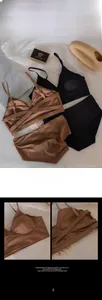Vue détaillée du design croisé au dos d'un soutien-gorge français mince sans armature