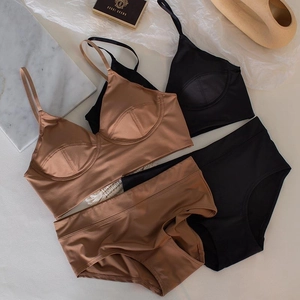 Ensemble de Lingerie Sexy Dos Nu de Style Français Femmes Mince Sans Armature Respirant Soutien-Gorge Et Culotte Couleur Unie