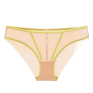Dettaglio slip in rete color nudo con bordo giallo ed etichetta della taglia M stampata