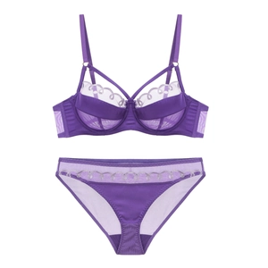 Détails de l'ensemble de lingerie violet en mesh avec broderies et lanières fines