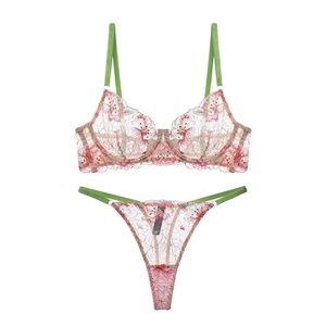 Ensemble de lingerie en dentelle française brodée avec bretelles vertes contrastées