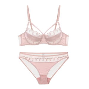 Ensemble de lingerie en dentelle et mesh rose pâle avec soutien-gorge à armatures et culotte