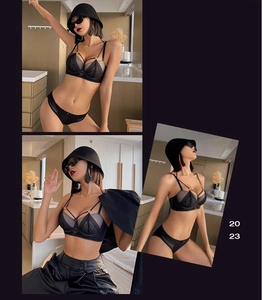 Gros plan détaillé d'un ensemble de lingerie en dentelle noire avec bretelles croisées