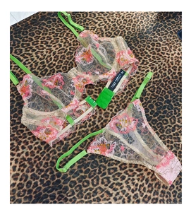 Détails de l'ensemble de lingerie en dentelle brodée avec soutien-gorge à armatures vert