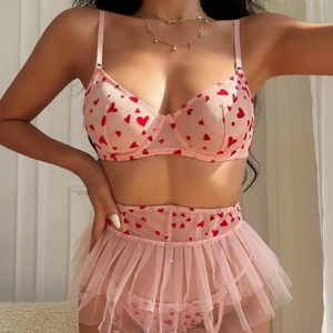 Ensemble de Lingerie Sexy Français pour Femmes Ultra-mince Cœur Floqué Dentelle Soutien-gorge à Armatures Jupe Jarretière Culotte