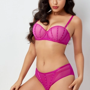 Ensemble de lingerie en résille rose fuchsia avec strass et soutien-gorge push-up