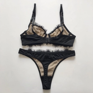 Ensemble de lingerie en dentelle de cils noire avec soutien-gorge demi-bonnet et string