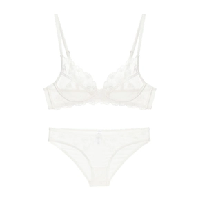 Ensemble lingerie française blanche avec soutien-gorge en dentelle et culotte assortie