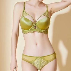 Sexy Dentelle Satin Push Up Soutien-Gorge Et Culotte Lingerie Pour Femmes Sous-Vêtements Sans Couture Pendentif Strass