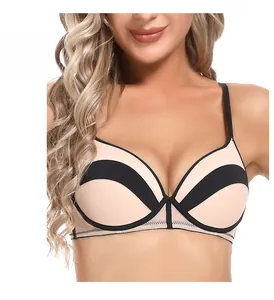 Gros plan du soutien-gorge push-up sans couture avec coutures contrastées beige et noir