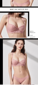 Détails de l'ensemble lingerie rose en dentelle avec motifs de cœur et texture résille