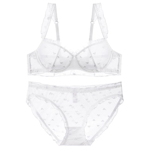Ensemble lingerie en dentelle blanche avec mesh jacquard cœur et bretelles à volants