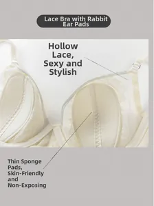 Détail de soutien-gorge en dentelle avec rembourrage oreilles de lapin et confort