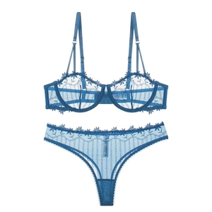 Détails du soutien-gorge en dentelle bleu saphir avec broderie florale et maille fine