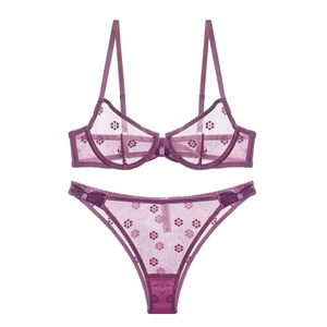 Dessous-Set aus lila transparentem Netzgewebe mit Blumenstickerei und Samtbesatz