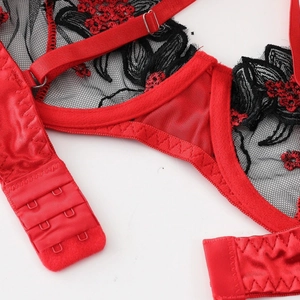 Lace embroidery bra with red floral patterns and adjustable straps in French style