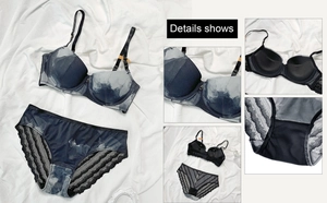 Vue détaillée de l'ensemble de lingerie avec imprimé fumée abstrait et dentelle noire fine